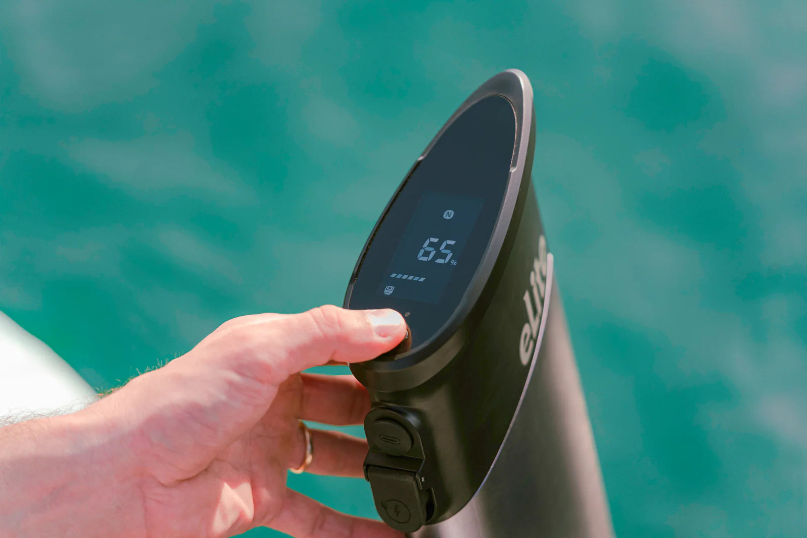 Further Customs eLite ePropulsion Electric Outboard Engine Digital Display UI User Interface Touch Information